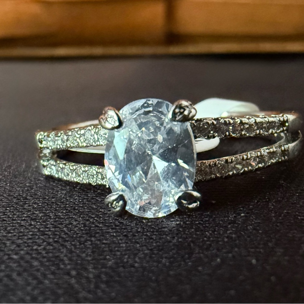 Elegant Silver Women's Ring